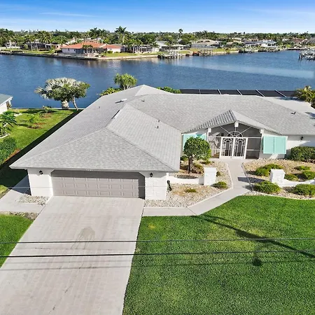 Amazing - 4 Bed Billiard Table Luxury Canal Pool